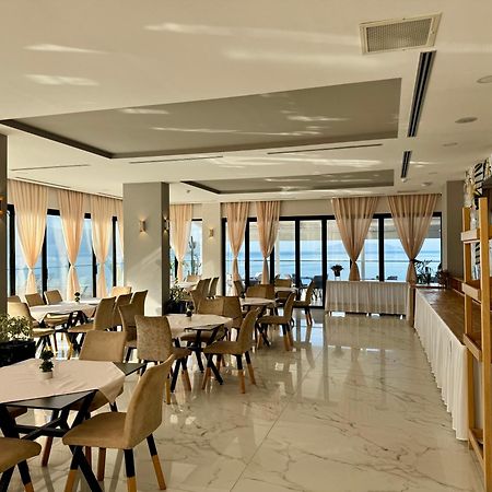 Hotel Britania Vlorë Exteriör bild
