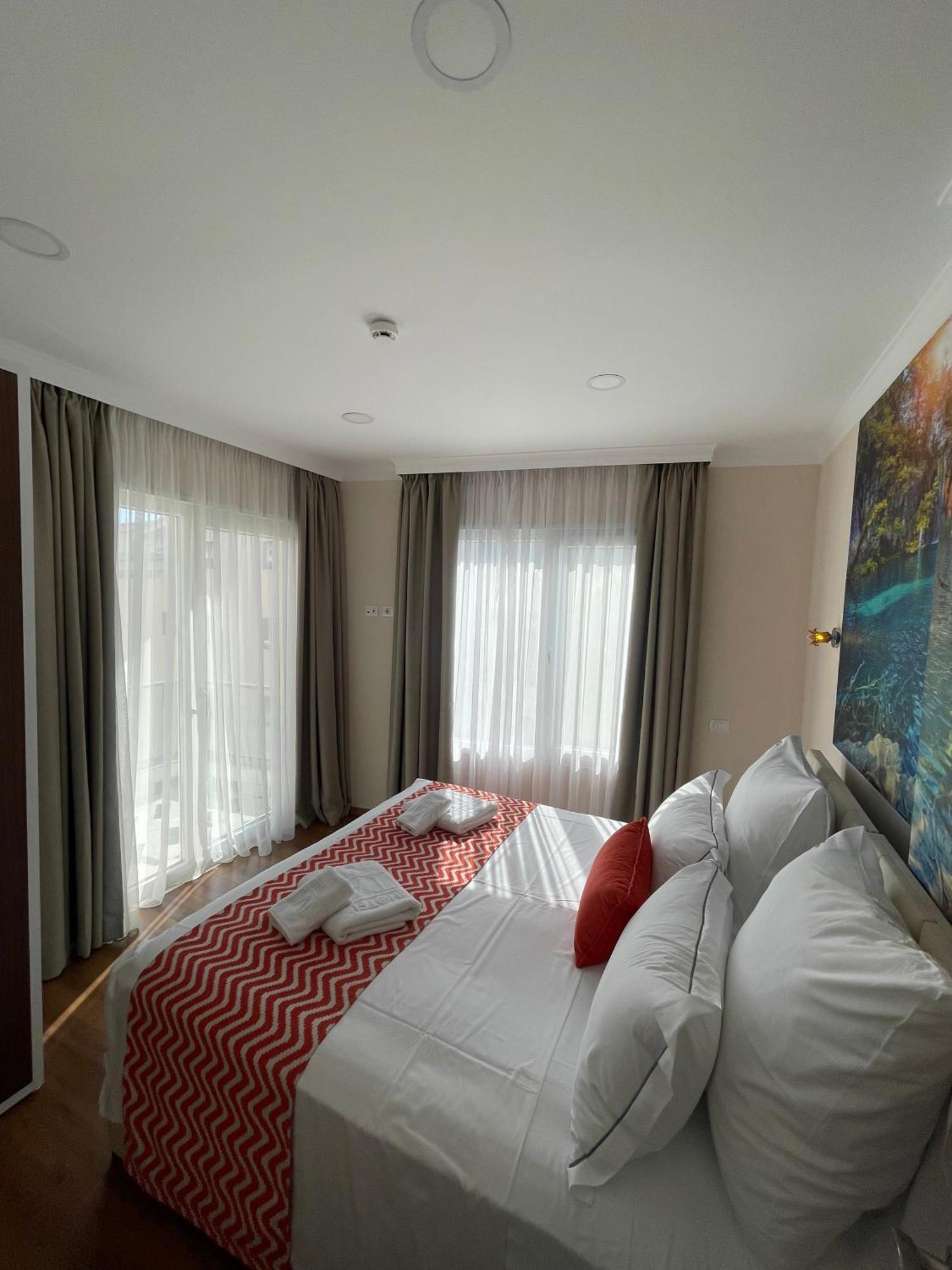 Hotel Britania Vlorë Rum bild