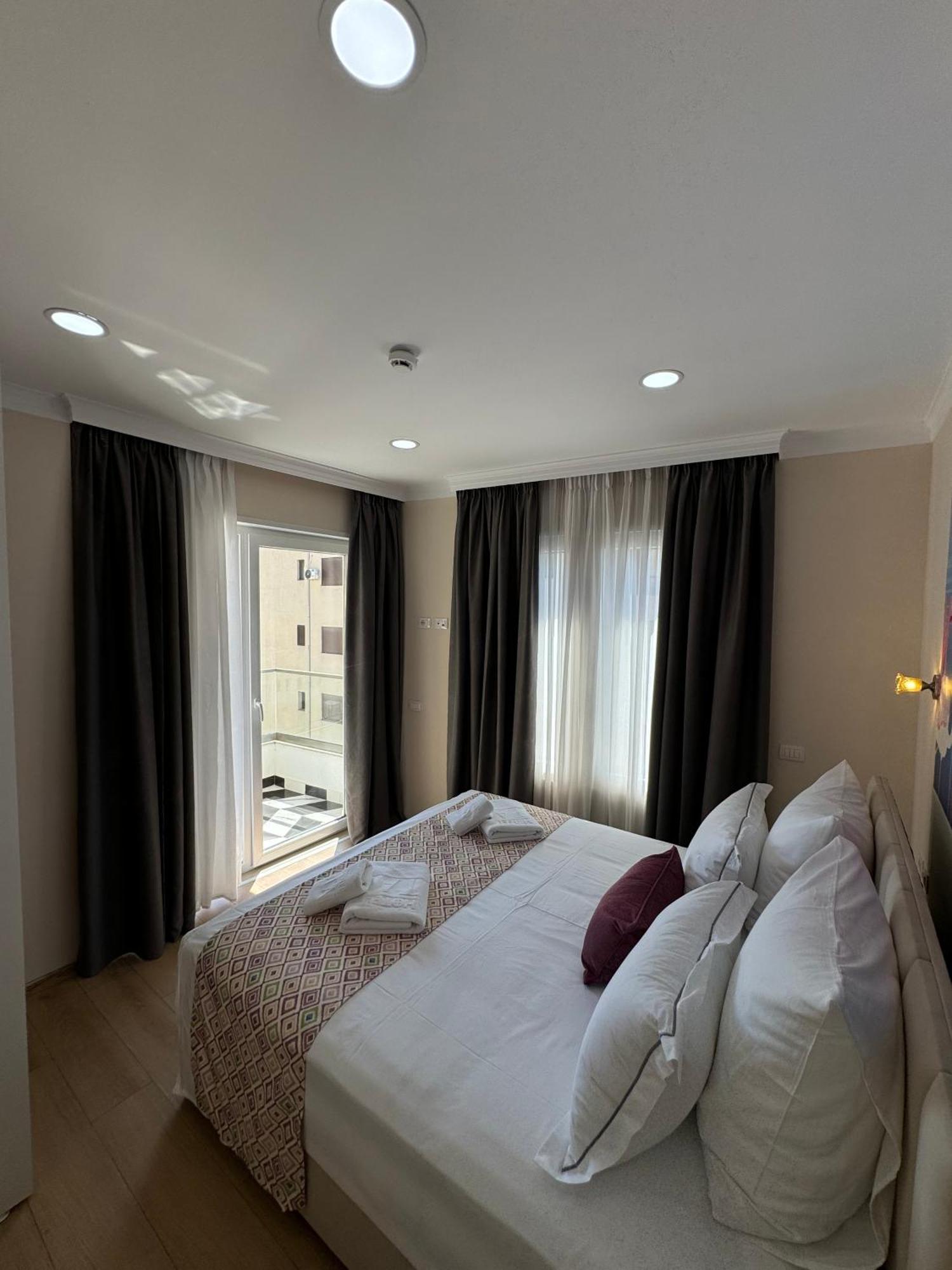 Hotel Britania Vlorë Rum bild