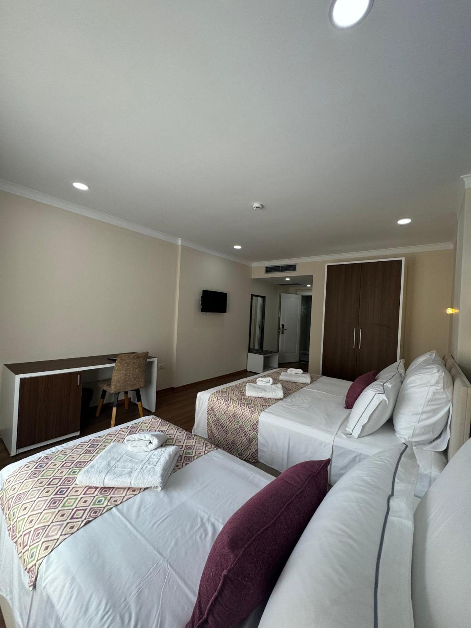 Hotel Britania Vlorë Rum bild