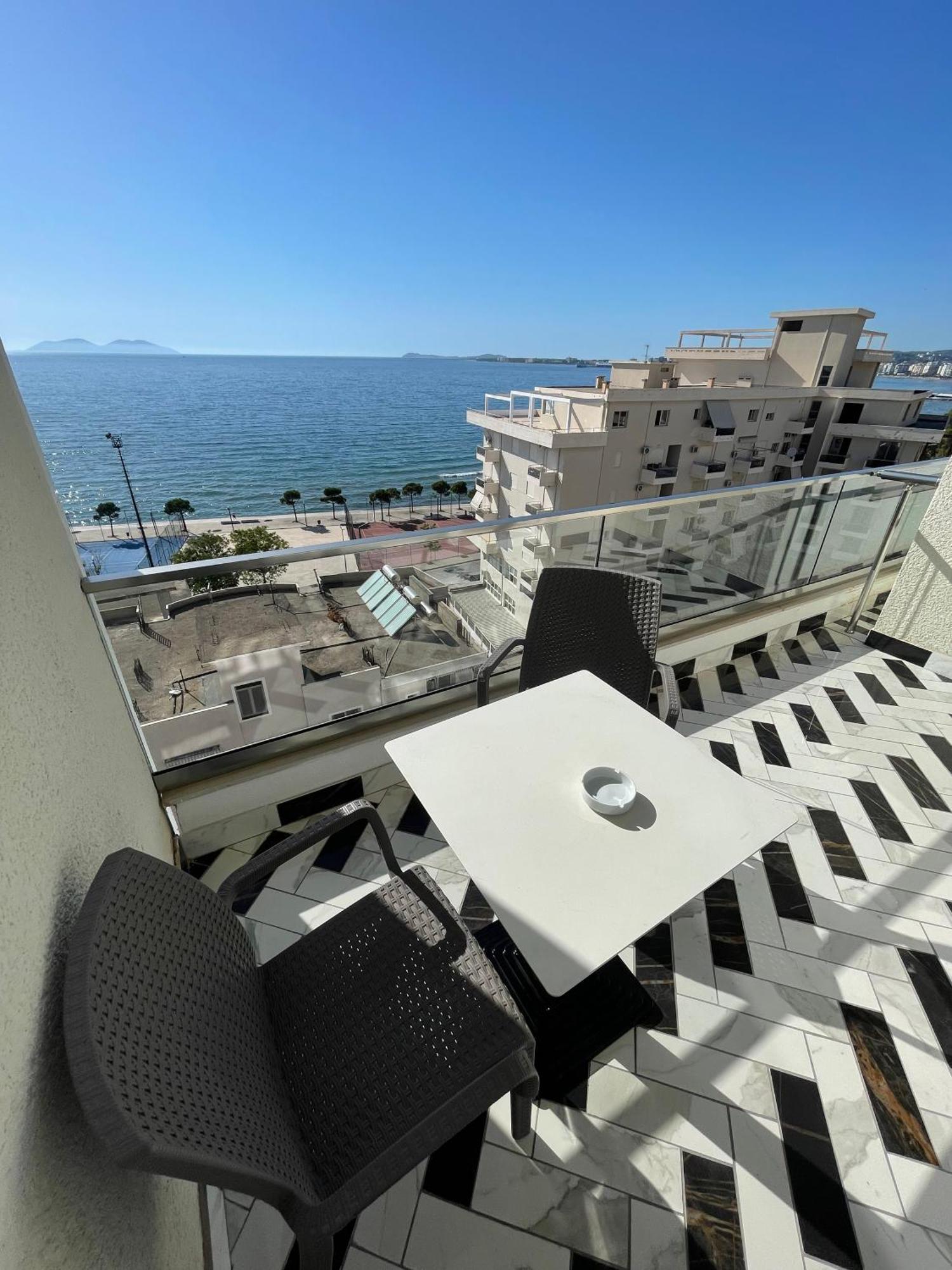 Hotel Britania Vlorë Exteriör bild