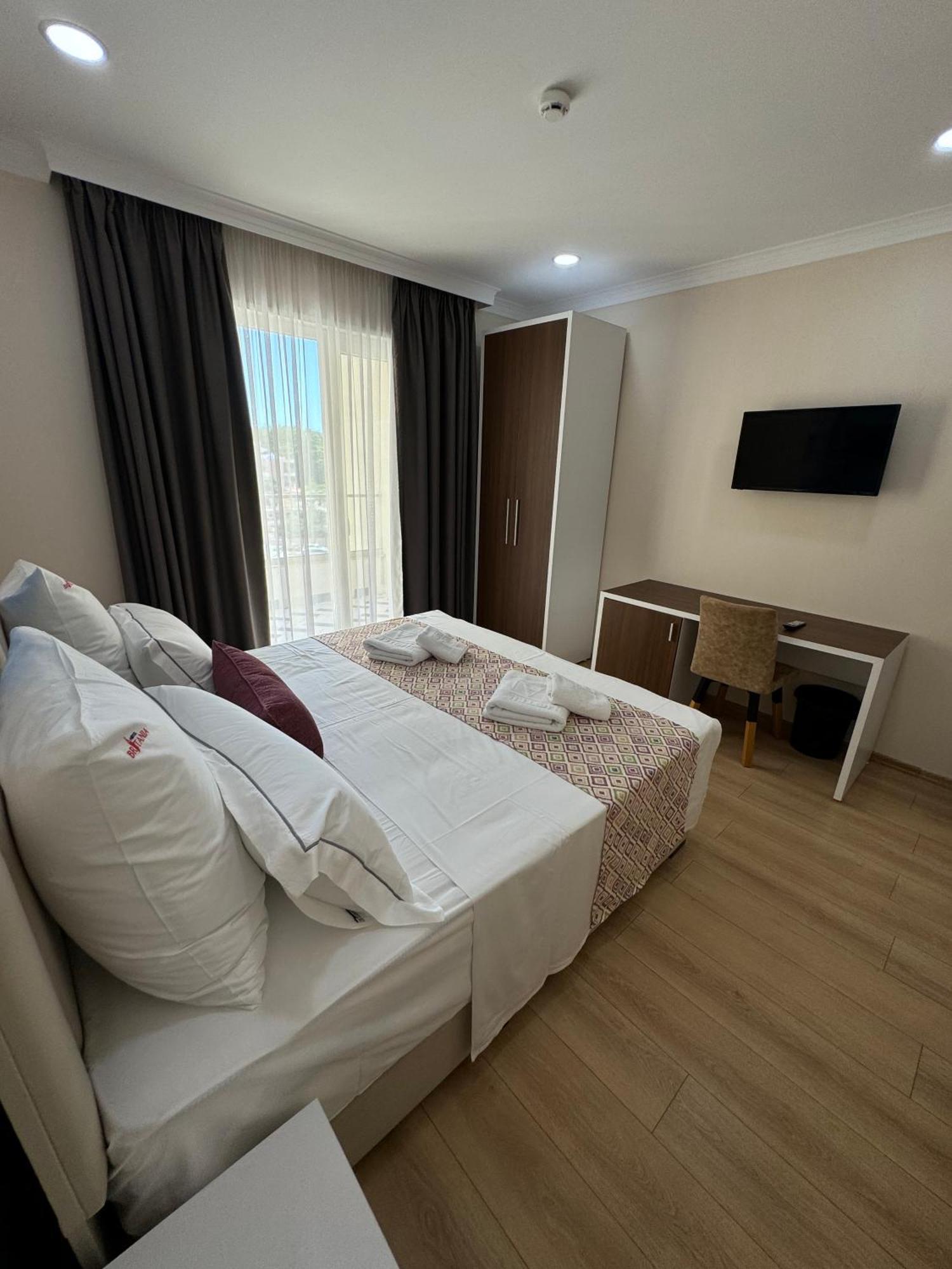 Hotel Britania Vlorë Rum bild