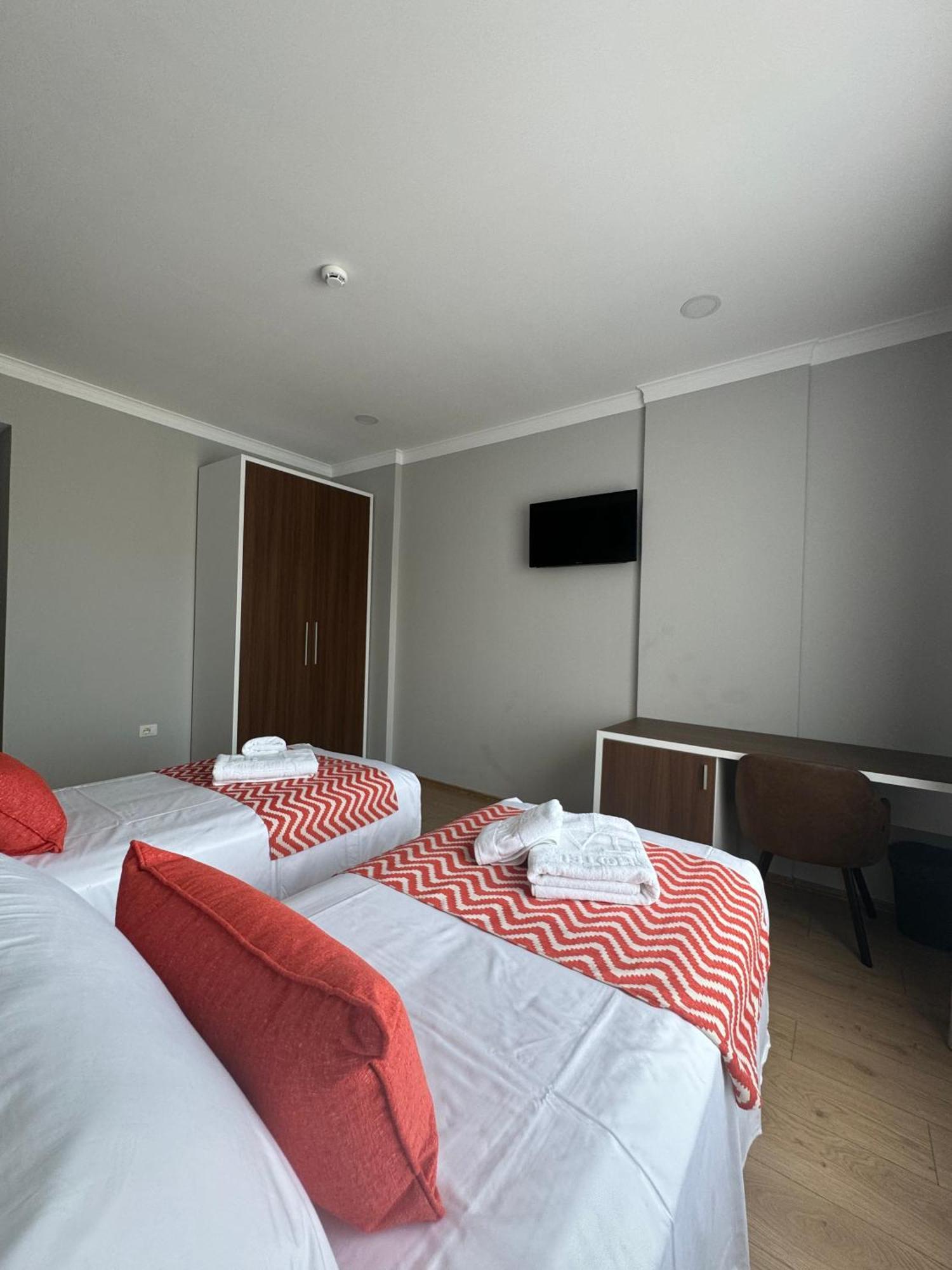 Hotel Britania Vlorë Rum bild