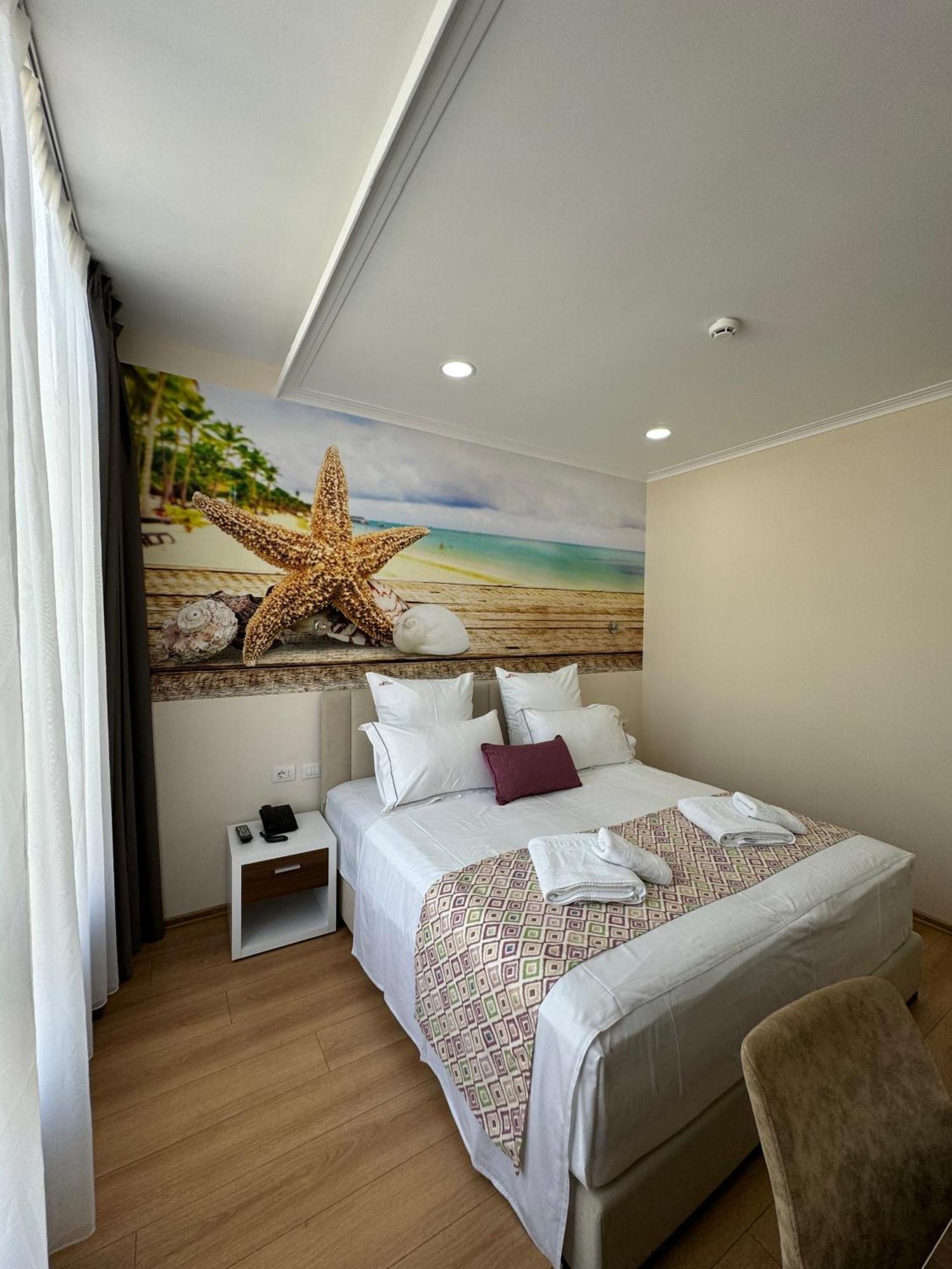 Hotel Britania Vlorë Rum bild