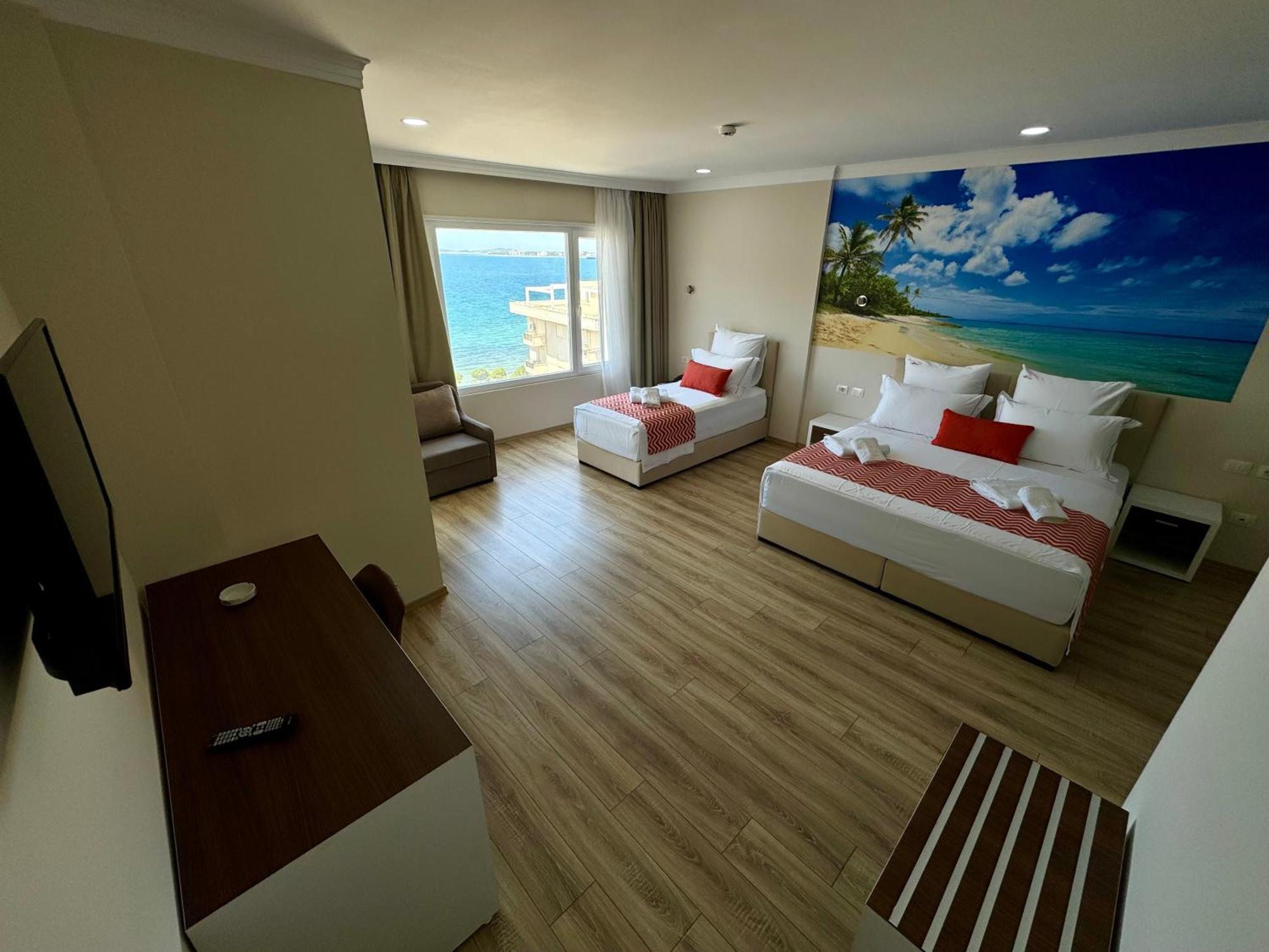 Hotel Britania Vlorë Exteriör bild