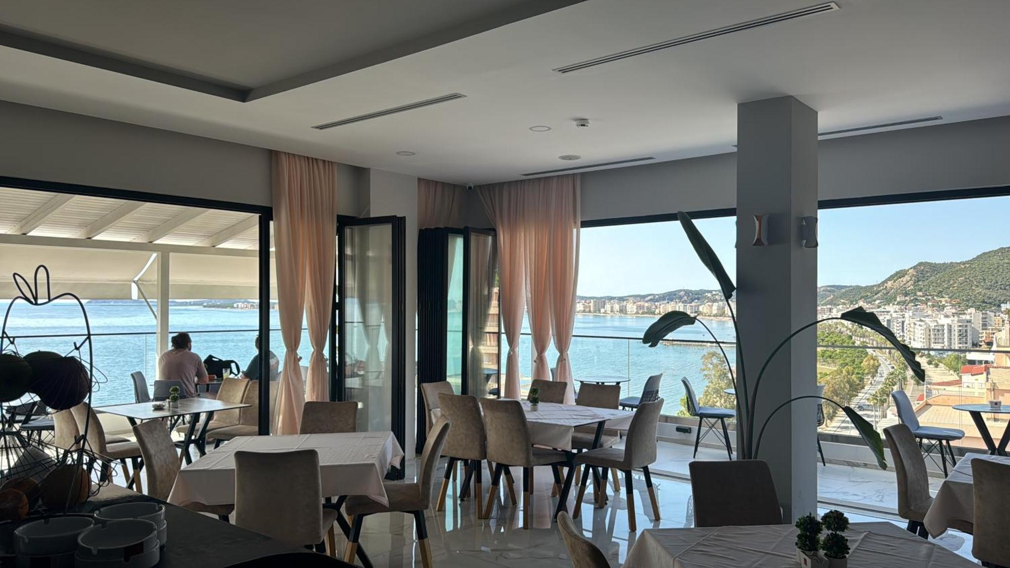 Hotel Britania Vlorë Exteriör bild